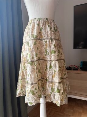 Asian women's xsmall Floral Tiered Midi Skirt in Cream and Green cottagecore